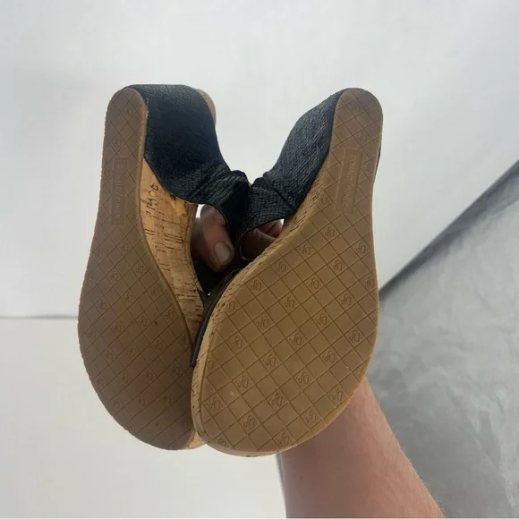 Donald Pliner Black Wedge Sandals Gretta - Picture 9 of 14